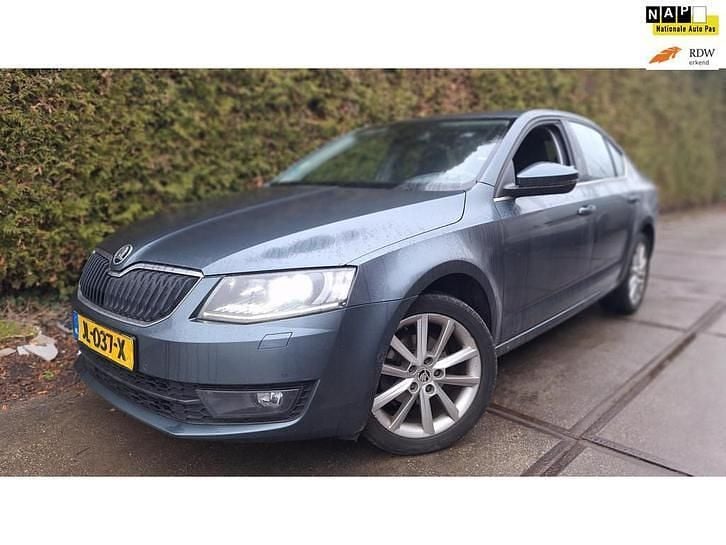 Occasion Skoda Octavia Business Line 110 PK (80 kW) 2016 Grijs Hatchback