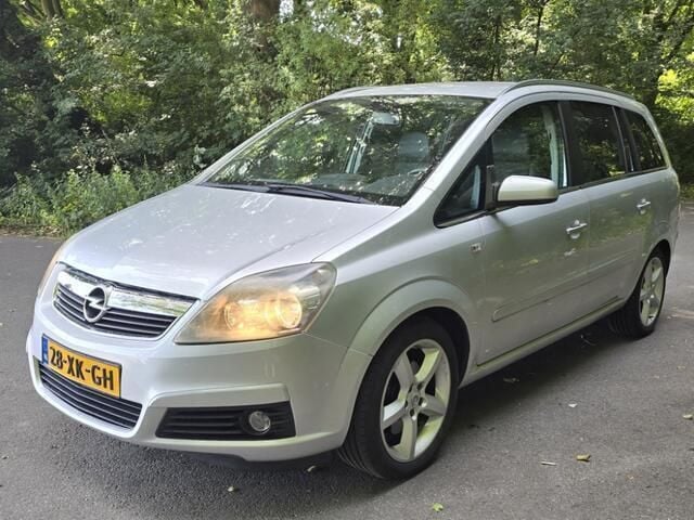 Grijs Gebruikt 2007 Opel Zafira Executive MPV | € 3.399 (Eerlijke prijs) - Afbeelding 1/4
