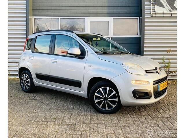 Grijs (metallic) Gebruikt 2013 Fiat Panda Easy Hatchback | € 3.999 (Goede deal) - Afbeelding 1/4