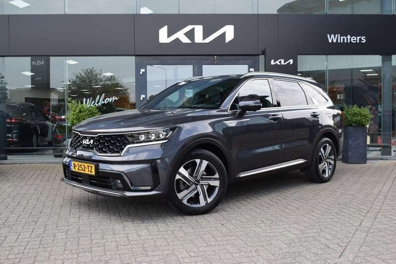 Grijs, metallic lak Gebruikt 2022 Kia Sorento 2 SUV | € 48.950 - Afbeelding 1/4