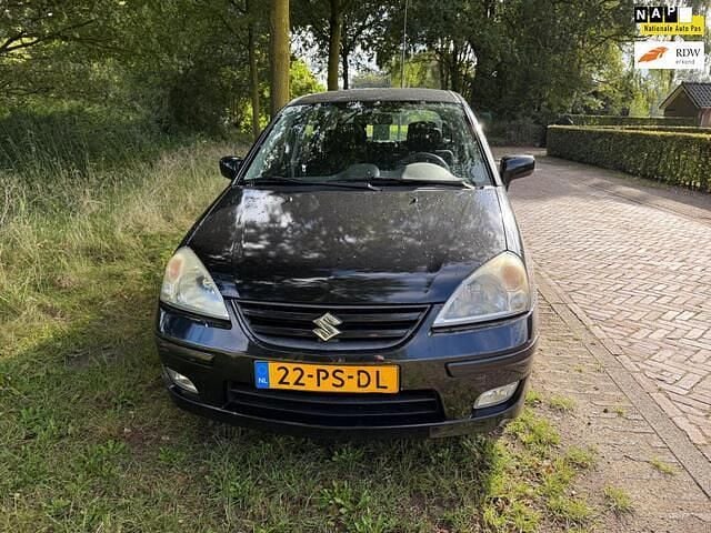 Zwart Gebruikt 2004 Suzuki Liana Exclusive Hatchback | € 1.650 (Eerlijke prijs) - Afbeelding 1/4