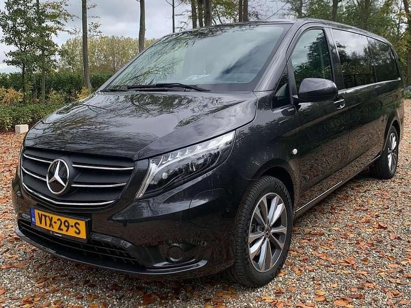 Zwart Gebruikt 2023 Mercedes e-Vito Business Van | € 49.610 - Afbeelding 1/4