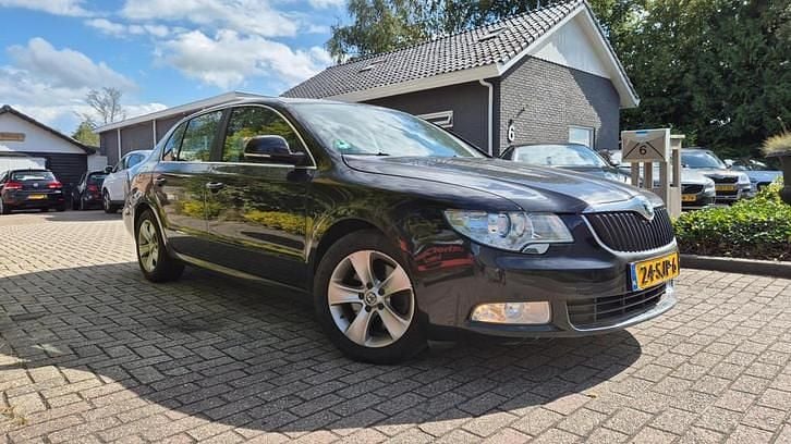 Gebruikt 2011 Skoda Superb Business Line | € 5.449 - Afbeelding 1/1