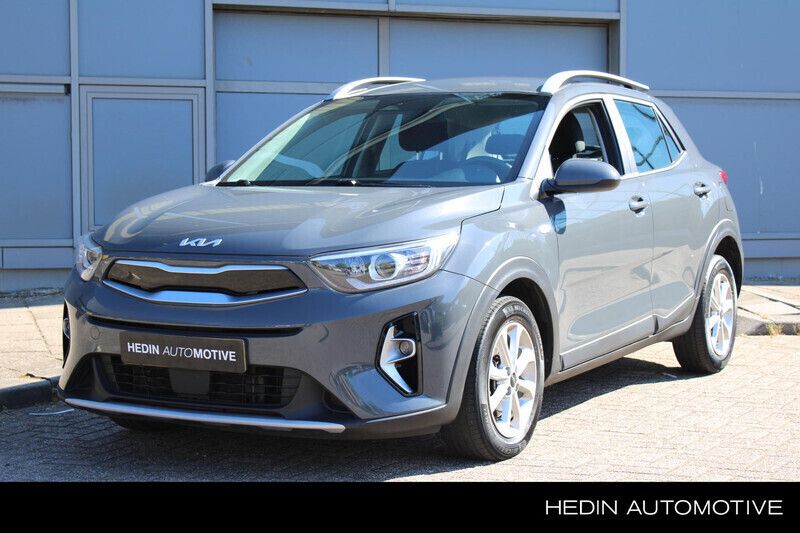 Grijs Gebruikt 2022 Kia Stonic SUV | € 16.245 (Goede deal) - Afbeelding 1/4