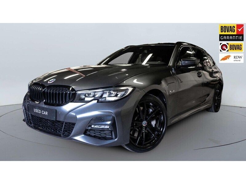 Grijs Gebruikt 2022 BMW 330 Shadowline Stationwagen | € 36.950 (Goede deal) - Afbeelding 1/4