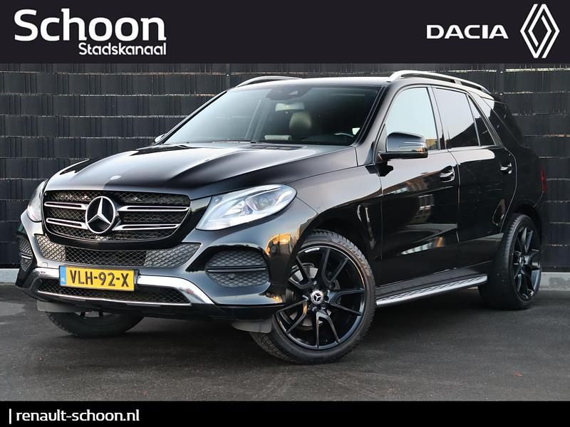 Zwart (metallic) Gebruikt 2016 Mercedes GLE350 SUV | € 21.450 (Super prijs) - Afbeelding 1/4