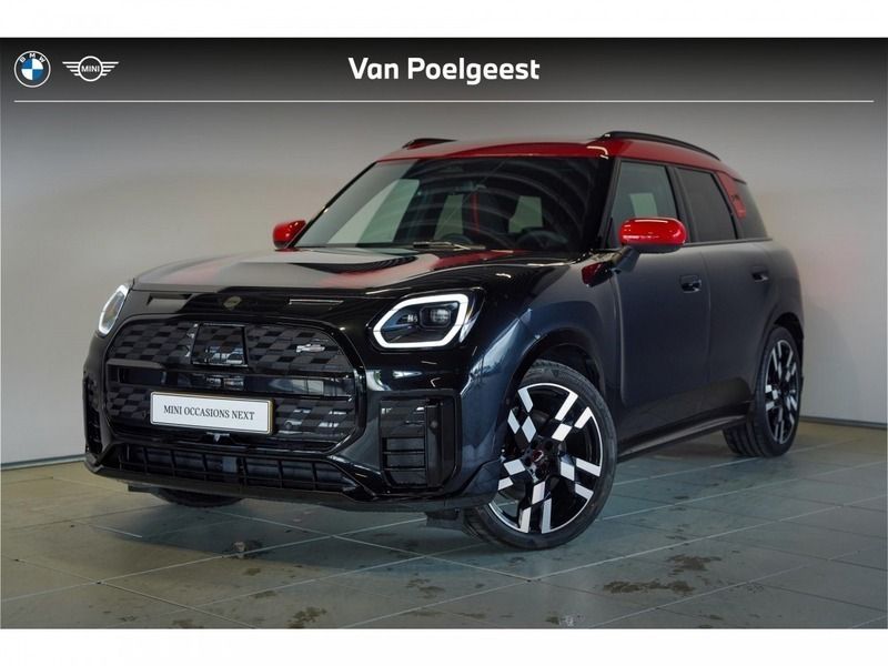 Midnight black ii metallic (zwart metallic) Gebruikt 2024 Mini Countryman SUV | € 51.895 - Afbeelding 1/4