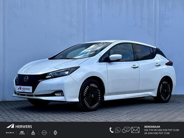 Pearl white premium metallic (wit metallic) Gebruikt 2023 Nissan Leaf Tekna Hatchback | € 23.485 (Eerlijke prijs) - Afbeelding 1/4