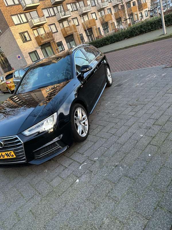 Zwart Gebruikt 2016 Audi A4 Stationwagen | € 16.000 (Eerlijke prijs) - Afbeelding 1/4