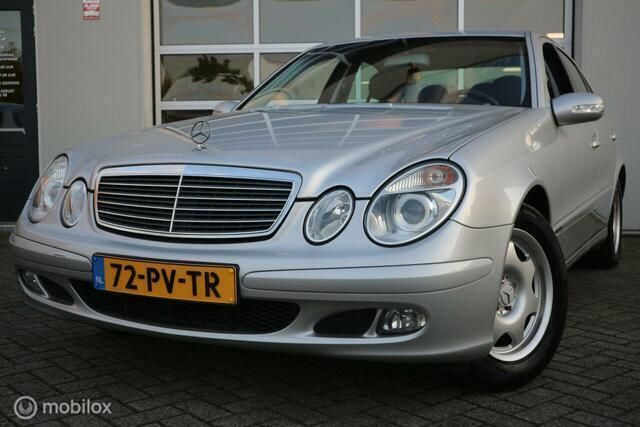 Grijs Gebruikt 2005 Mercedes E200 Classic Sedan | € 5.900 (Eerlijke prijs) - Afbeelding 1/4