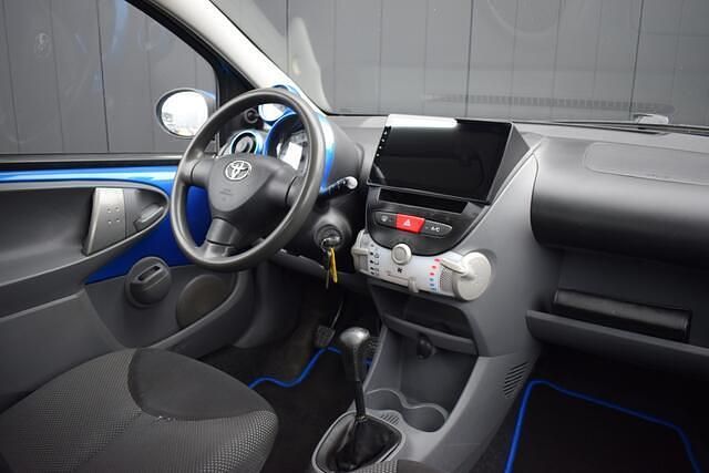 Occasion Toyota Aygo 68 PK (50 kW) 2010 Blauw Hatchback
