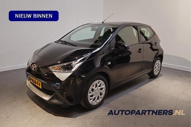 Occasion Toyota Aygo X-play 74 PK (54 kW) 2022 Zwart (mat) Hatchback