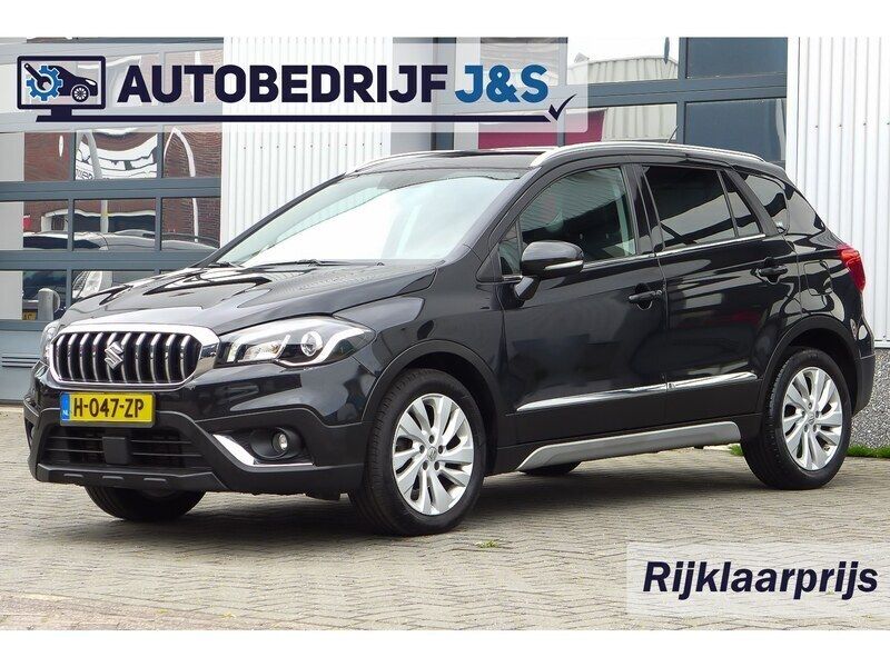 Zwart Gebruikt 2020 Suzuki SX4 S-Cross SUV | € 20.750 (Eerlijke prijs) - Afbeelding 1/4