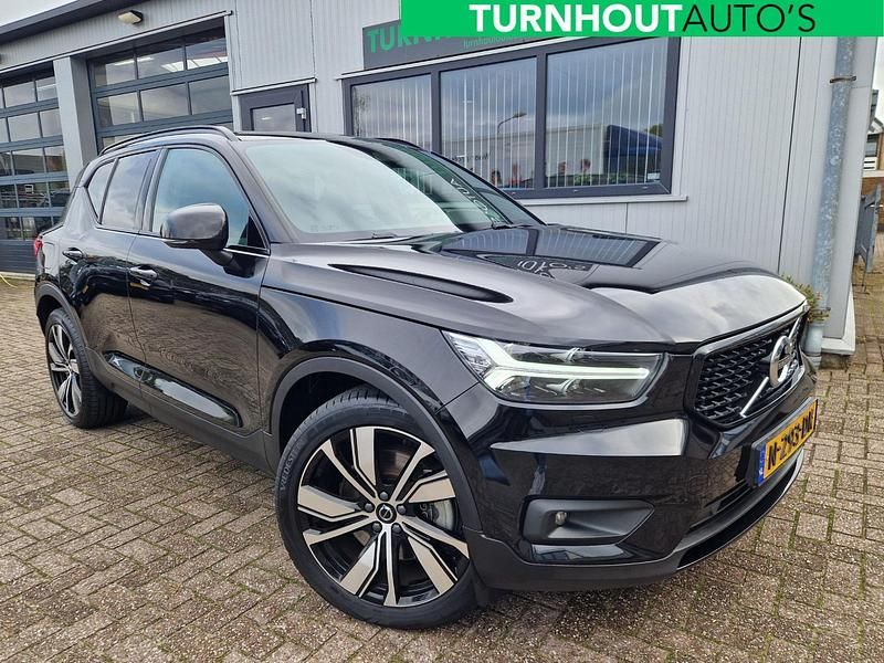 Zwart Gebruikt 2021 Volvo XC40 R-Design SUV | € 36.725 (Duur) - Afbeelding 1/4