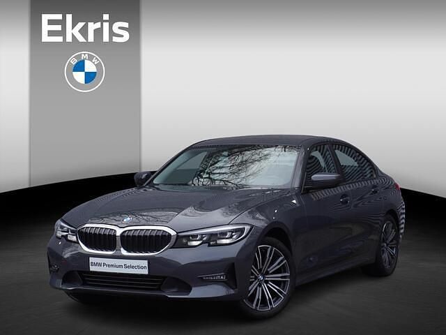 Dravitgrau metallic (grijs metallic) Occasion 2021 BMW 318 Efficient Dynamics Sedan | € 24.900 (Super prijs) - Afbeelding 1/4