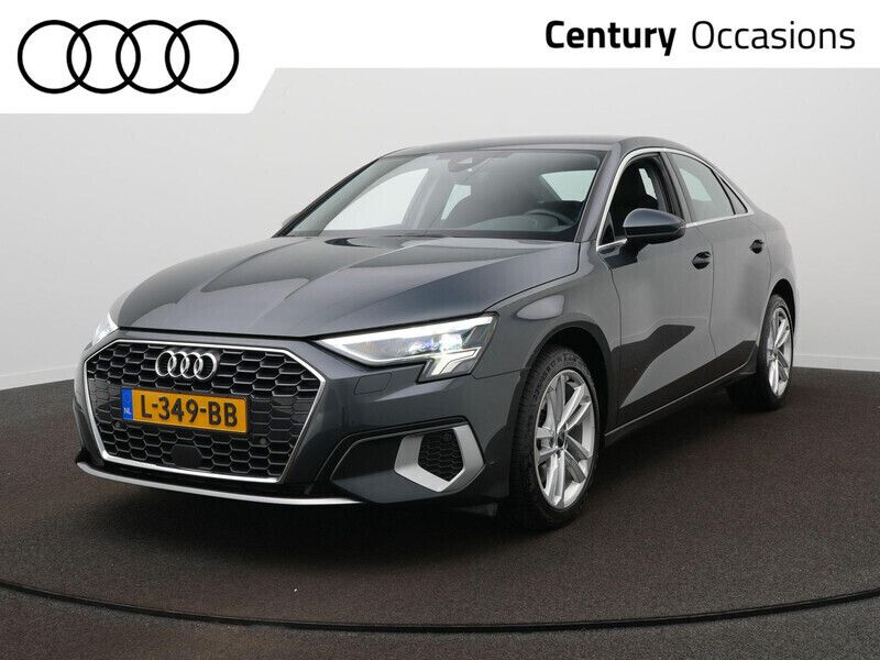 Grijs Gebruikt 2021 Audi A3 Business Sedan | € 22.900 (Eerlijke prijs) - Afbeelding 1/4