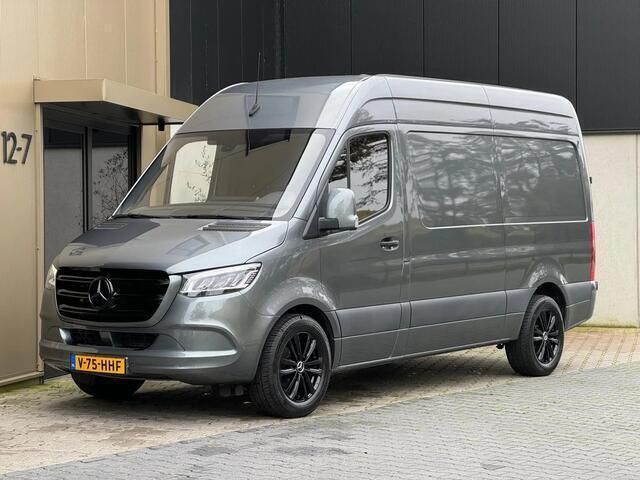 Grijs Gebruikt 2019 Mercedes Sprinter Van | € 43.950 (Iets duurder) - Afbeelding 1/4