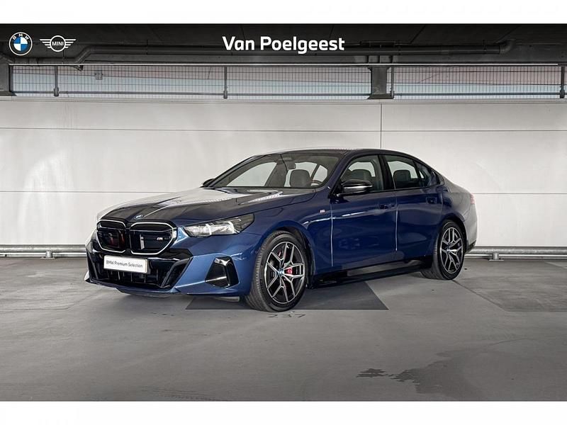 Phytonicblau Gebruikt 2025 BMW i5 Shadowline Sedan | € 69.900 (Super prijs) - Afbeelding 1/4