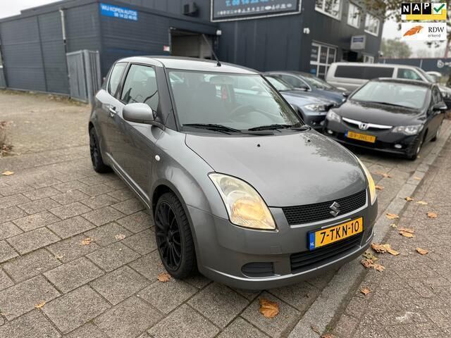 Grijs Gebruikt 2007 Suzuki Swift Hatchback | € 1.350 (Goede deal) - Afbeelding 1/4