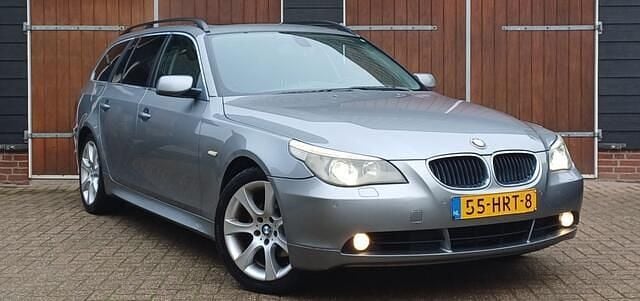 Grijs Gebruikt 2004 BMW 525 Executive Stationwagen | € 2.450 (Super prijs) - Afbeelding 1/4