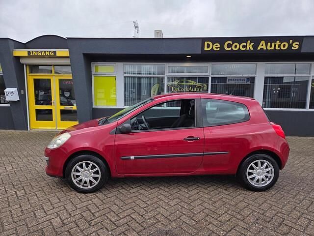 Occasion Renault Clio II 75 PK (55 kW) 2008 Rood Hatchback