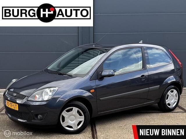 Grijs, metallic lak Gebruikt 2006 Ford Fiesta Ghia Hatchback | € 3.699 (Duur) - Afbeelding 1/4