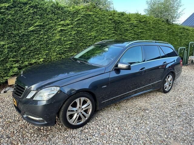 Grijs Gebruikt 2011 Mercedes 220 Avantgarde Stationwagen | € 4.995 - Afbeelding 1/4