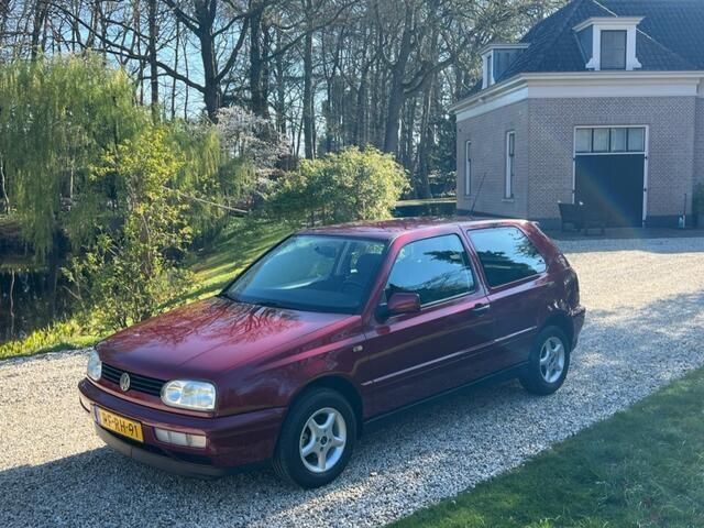 Rood Gebruikt 1997 VW Golf III Hatchback | € 7.950 - Afbeelding 1/4
