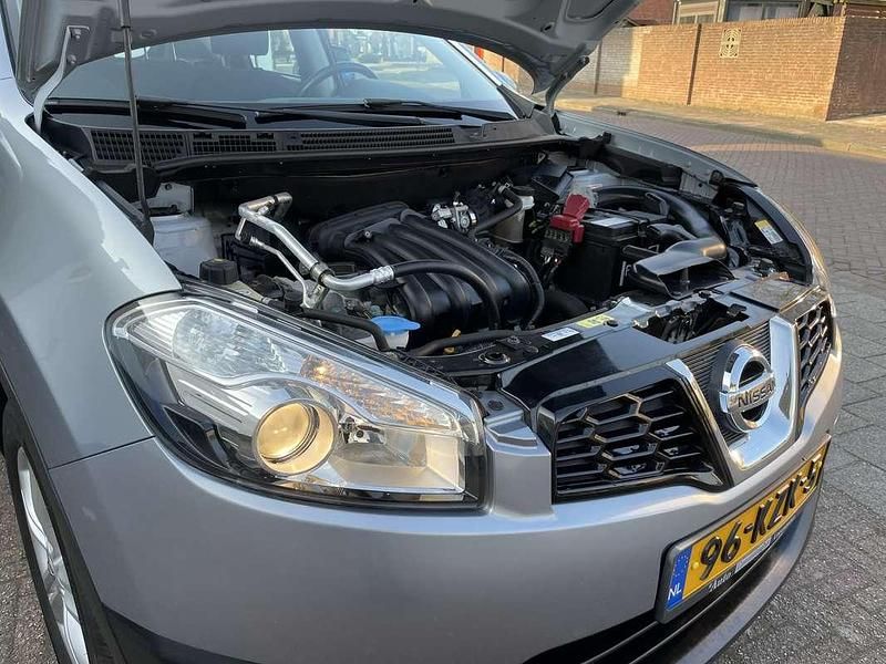 Grijs Gebruikt 2010 Nissan Qashqai SUV | € 6.450 (Goede deal) - Afbeelding 1/4