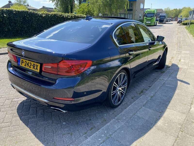 Blauw Gebruikt 2017 BMW 540 Sedan | € 26.250 (Iets duurder) - Afbeelding 1/4