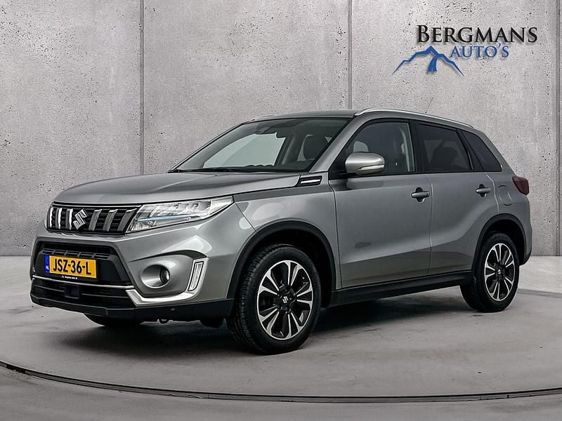 Grijs Occasion 2025 Suzuki Vitara Style SUV | € 23.300 (Goede deal) - Afbeelding 1/4