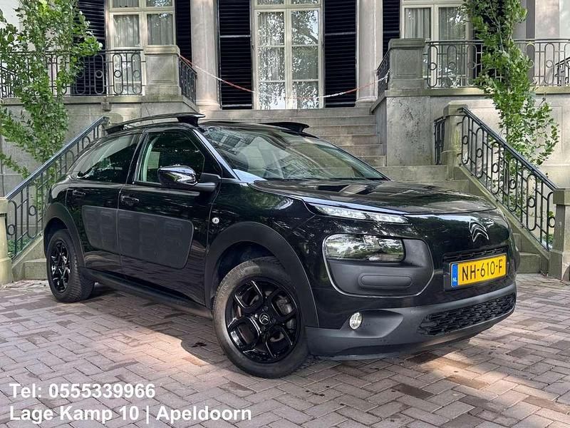 Zwart, metallic lak Gebruikt 2017 Citroën C4 Cactus Business Class Hatchback | € 6.245 (Eerlijke prijs) - Afbeelding 1/4