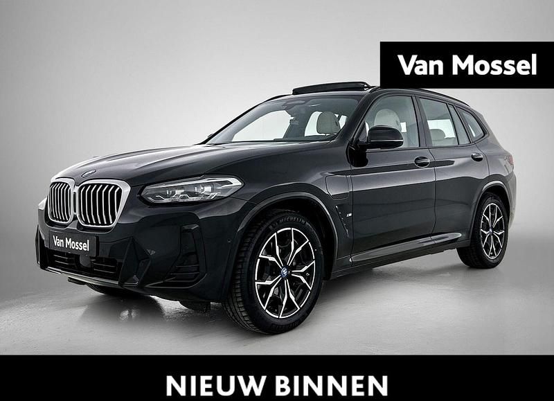 Zwart Occasion 2023 BMW X3 Basis SUV | € 49.900 (Eerlijke prijs) - Afbeelding 1/4