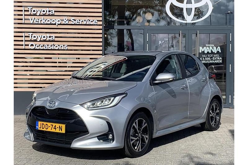 Grijs Nieuw 2025 Toyota Yaris Hybrid Comfort Hatchback | € 27.950 (Goede deal) - Afbeelding 1/1