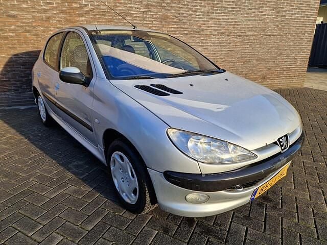 Occasion Peugeot 206 75 PK (55 kW) 2003 Grijs (metallic) Hatchback