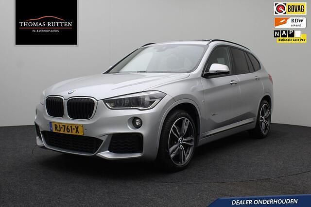Grijs Gebruikt 2017 BMW X1 Executive SUV | € 20.950 (Eerlijke prijs) - Afbeelding 1/4