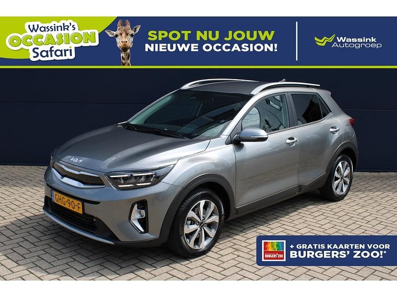 Grijs Gebruikt 2024 Kia Stonic SUV | € 23.390 (Iets duurder) - Afbeelding 1/3