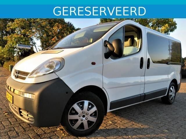 Wit Gebruikt 2006 Opel Vivaro Van | € 8.395 (Eerlijke prijs) - Afbeelding 1/4
