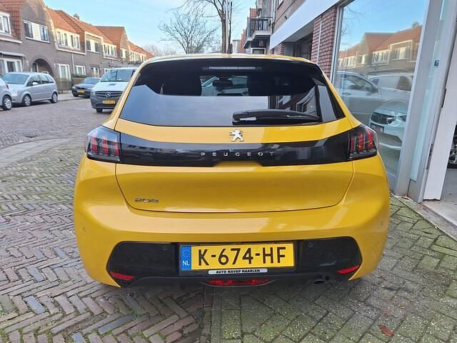 Occasion Peugeot 208 Allure 101 PK (74 kW) 2021 Geel Hatchback