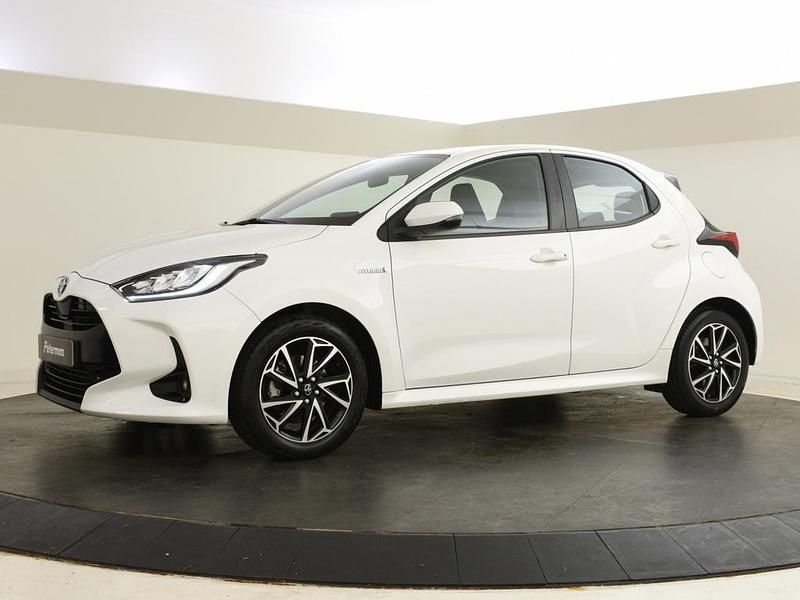 Occasion Toyota Yaris Hybrid 116 PK (85 kW) 2021 Wit Hatchback
