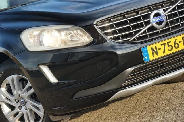 Zwart Gebruikt 2015 Volvo XC60 Summum SUV | € 18.425 (Goede deal) - Afbeelding 1/4