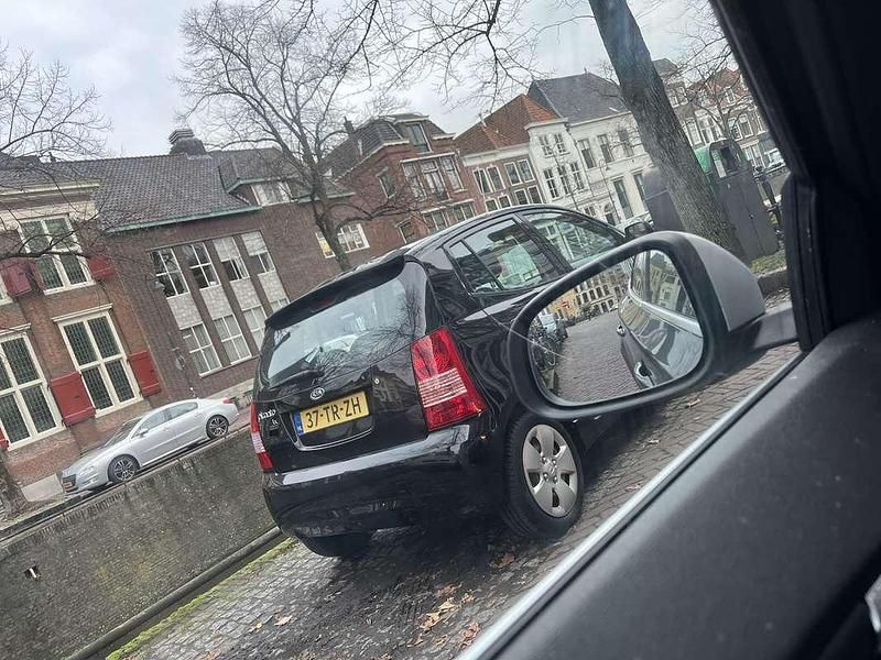 Occasion Kia Picanto 61 PK (44 kW) 2007 Zwart Hatchback