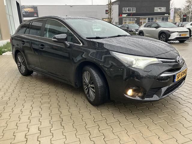 Occasion Toyota Avensis Executive 147 PK (108 kW) 2017 Zwart Stationwagen