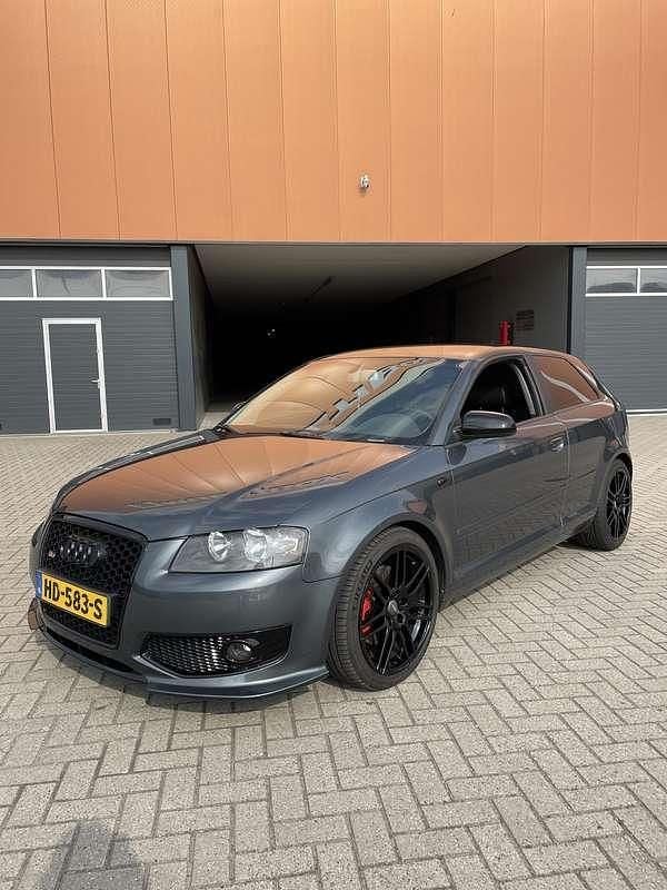 Grijs Gebruikt 2006 Audi A3 Hatchback | € 6.450 (Eerlijke prijs) - Afbeelding 1/4