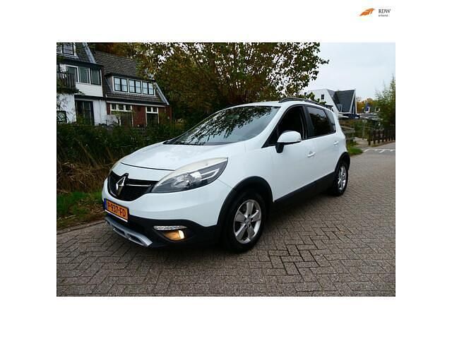 Wit Gebruikt 2013 Renault Scénic III Expression MPV | € 5.745 (Eerlijke prijs) - Afbeelding 1/4