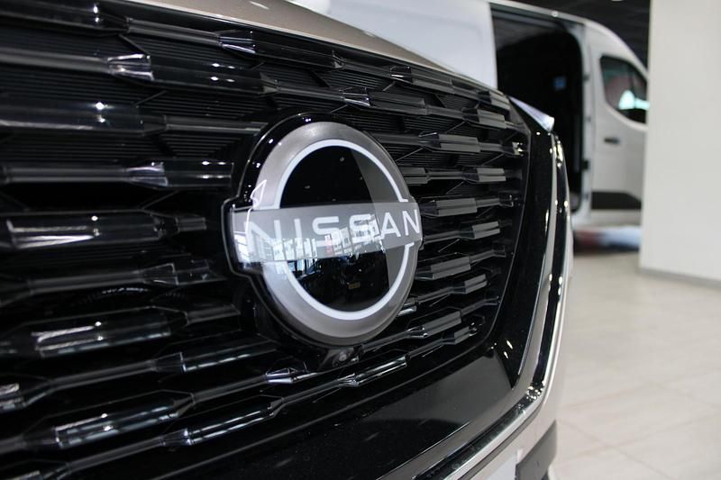 Nieuw Nissan X-Trail Tekna+ 204 PK (150 kW) 2025 Champagne silver SUV