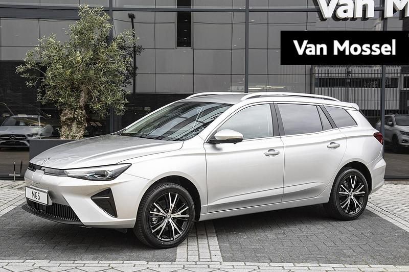 Grijs Nieuw 2025 MG MG5 EV Long Range Luxury Stationwagen | € 32.023 (Iets duurder) - Afbeelding 1/3