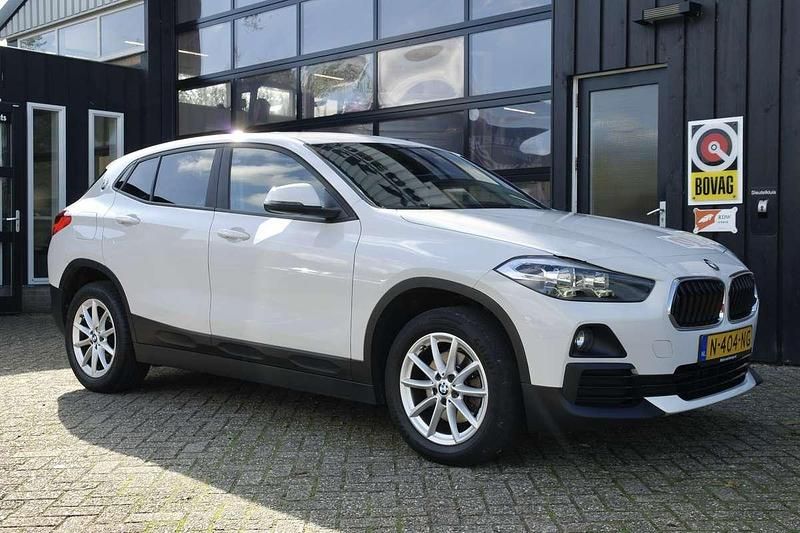 Wit Gebruikt 2018 BMW X2 Executive SUV | € 19.899 (Eerlijke prijs) - Afbeelding 1/4