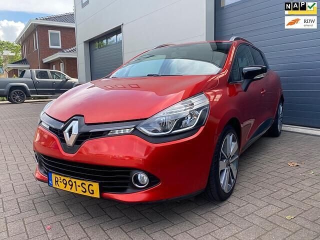 Rood Gebruikt 2014 Renault Clio IV Dynamique Hatchback | € 6.750 (Eerlijke prijs) - Afbeelding 1/4