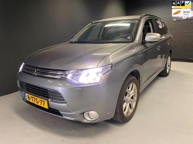 Grijs Gebruikt 2014 Mitsubishi Outlander Edition SUV | € 10.999 (Eerlijke prijs) - Afbeelding 1/4